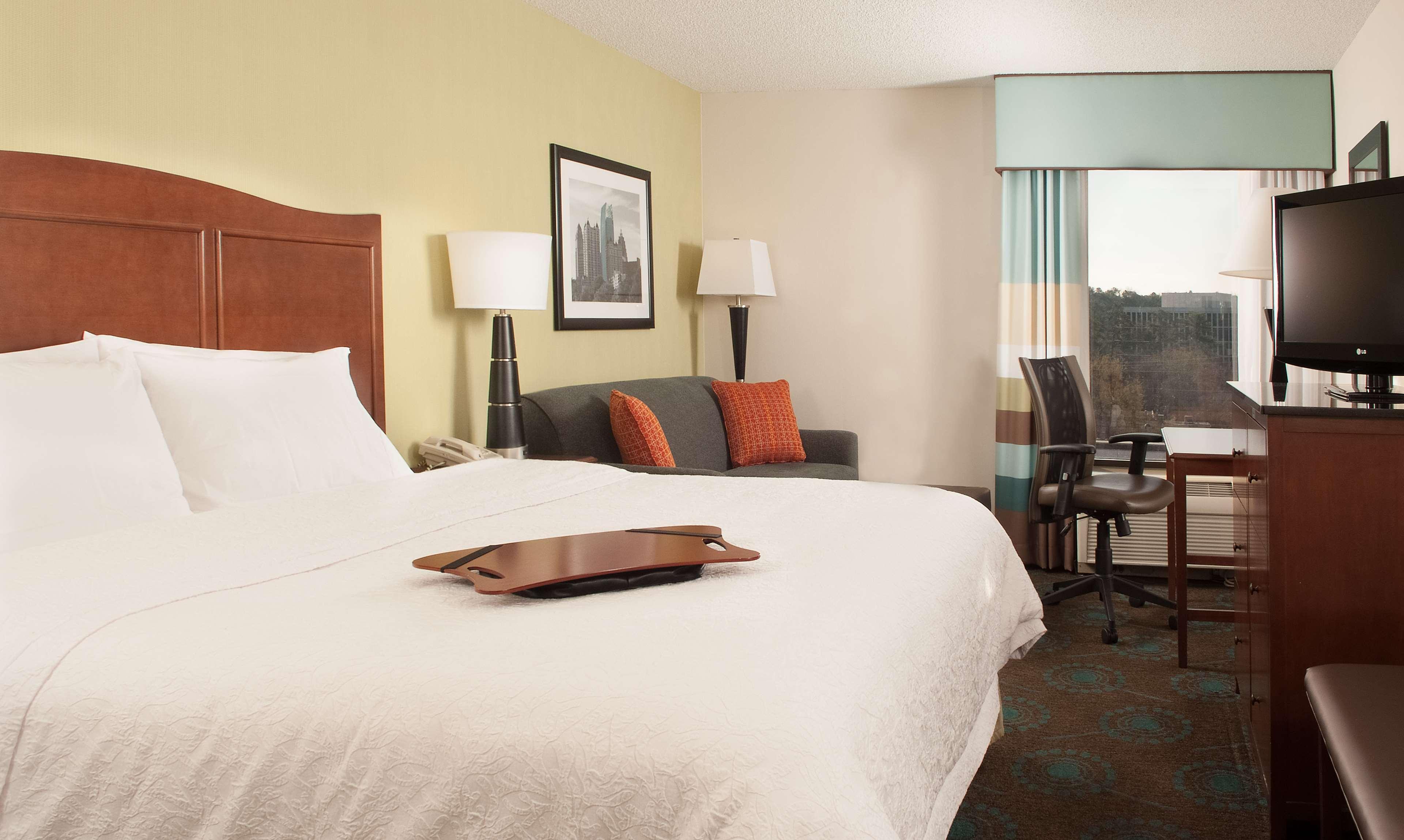 Hampton Inn Atlanta-North Druid Hills Екстериор снимка