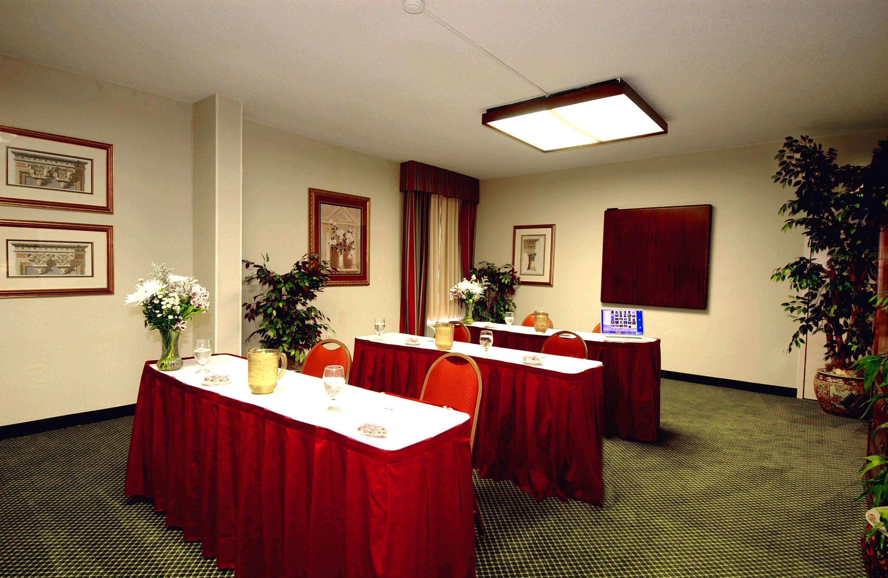 Hampton Inn Atlanta-North Druid Hills Екстериор снимка