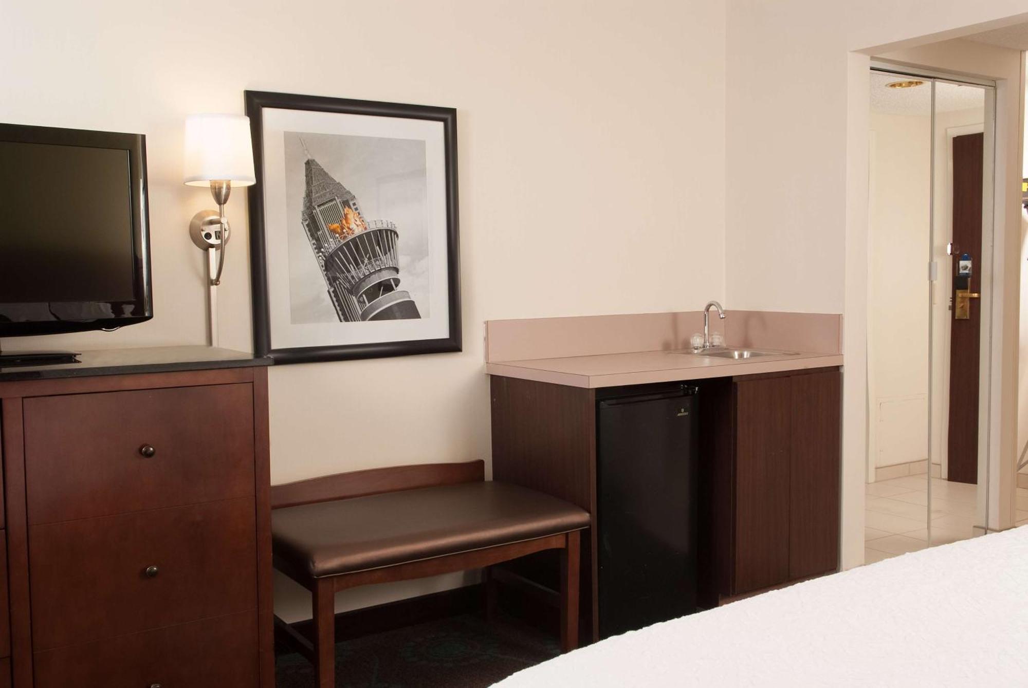 Hampton Inn Atlanta-North Druid Hills Екстериор снимка