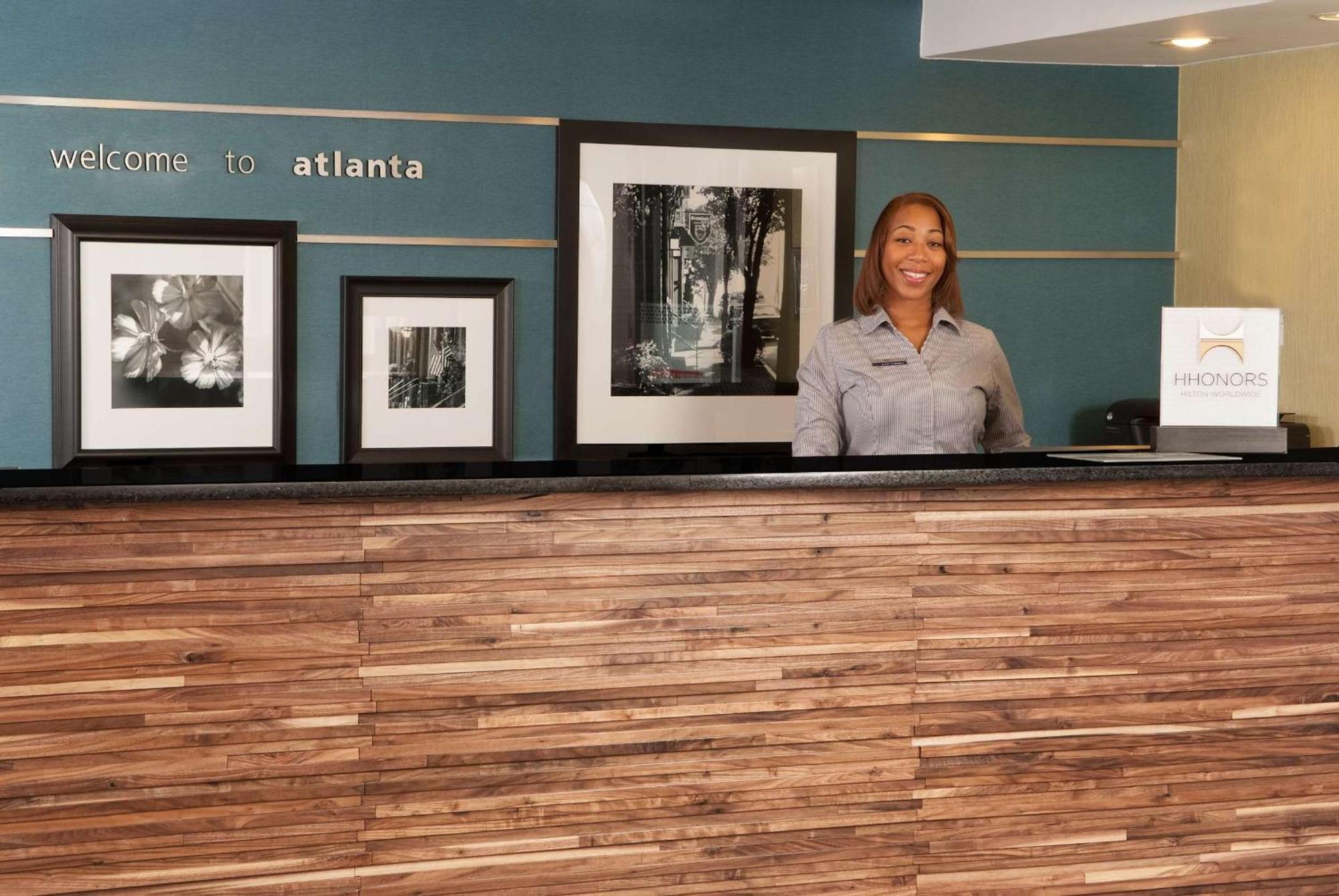 Hampton Inn Atlanta-North Druid Hills Екстериор снимка