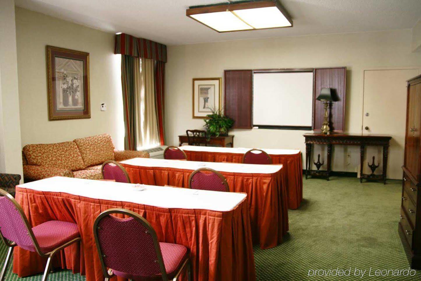 Hampton Inn Atlanta-North Druid Hills Съоръжения снимка