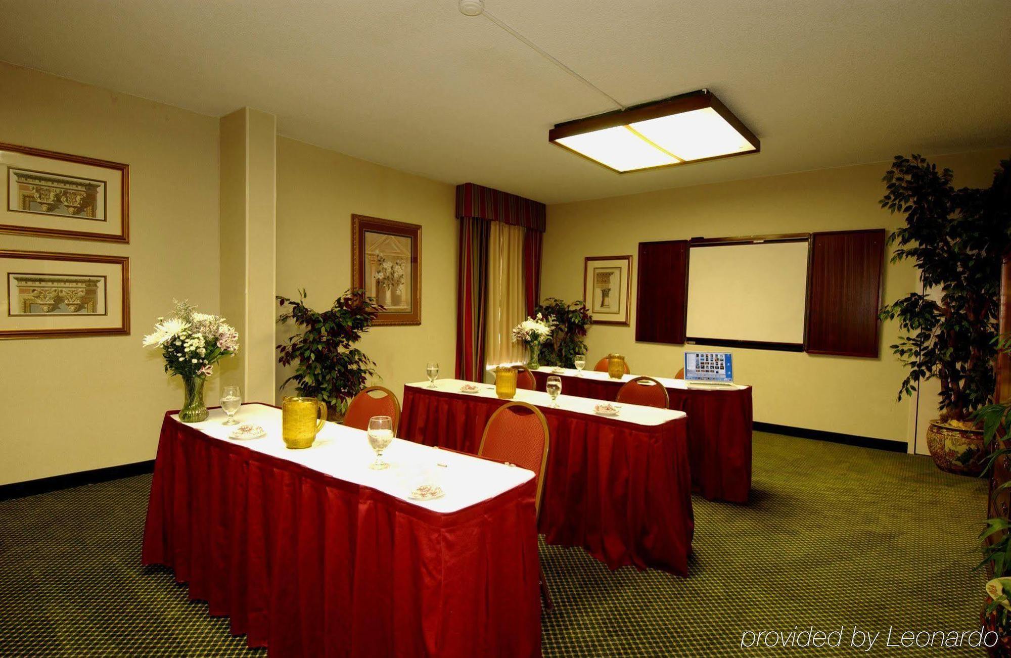 Hampton Inn Atlanta-North Druid Hills Съоръжения снимка